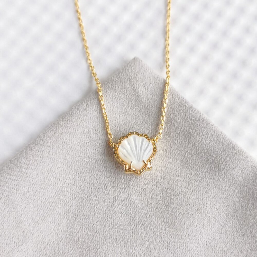 Kendra Scott Gold Ivory Mother-of-Pearl Brynne Shell Necklace NEW
